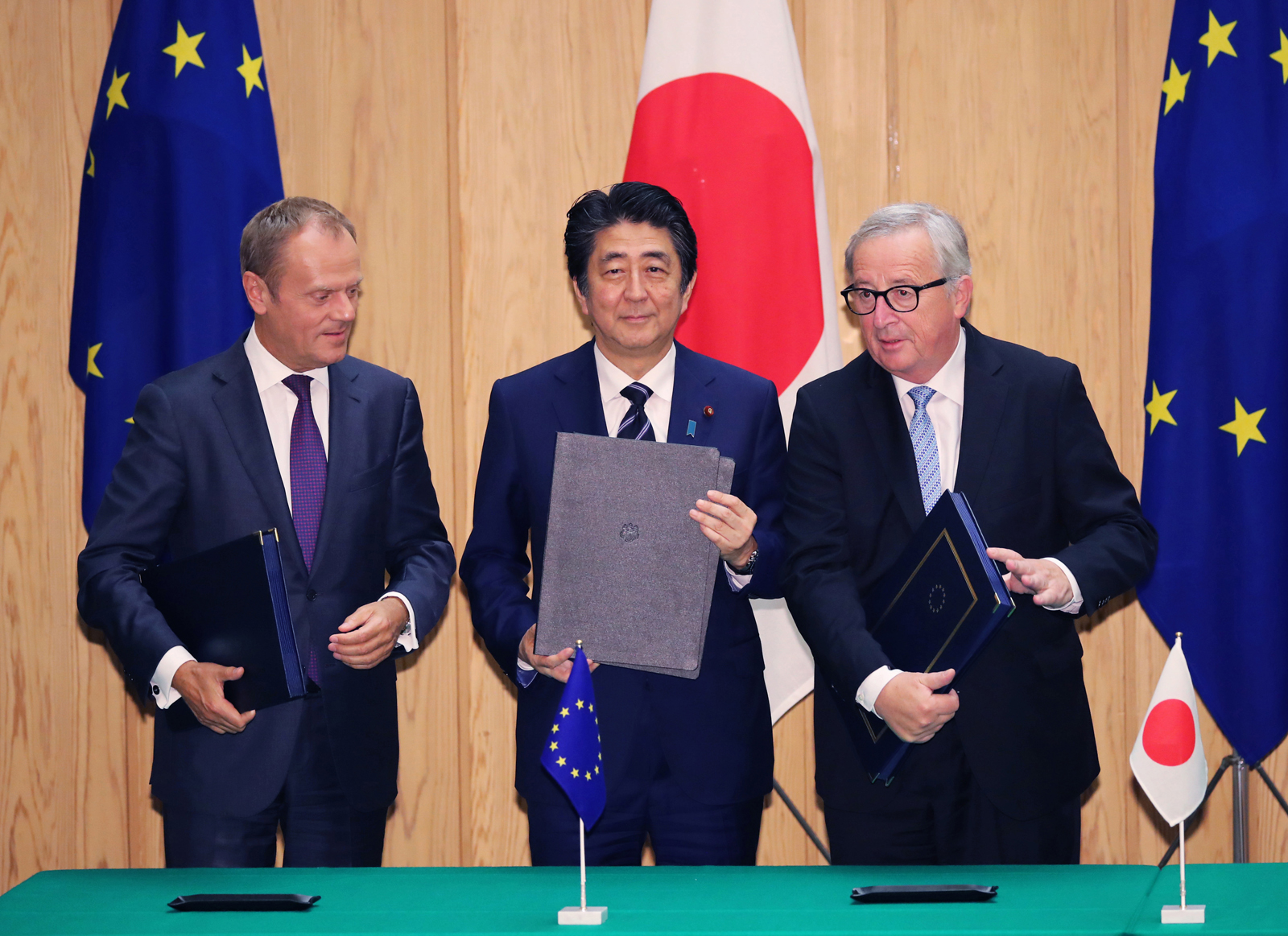 L'Europe Et Le Japon Signent Le Plus Gros Accord De Libre-échange Au Monde