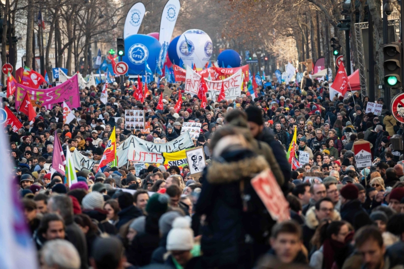 Avant un week-end de manifestations, des syndicats rejoignent le Front populaire