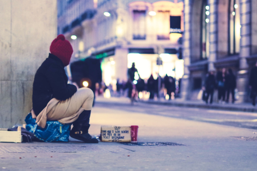 À Paris, silence, l’État expulse !