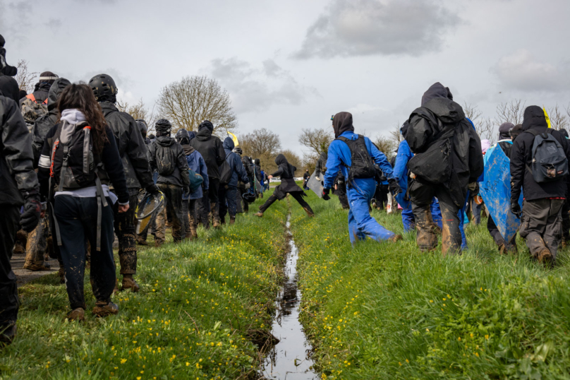 Sainte-Soline : aux côtés des opposants aux mégabassines