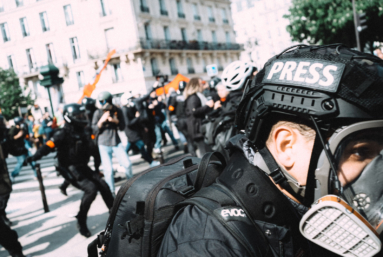 Le conseil de la semaine : « La police contre la démocratie »