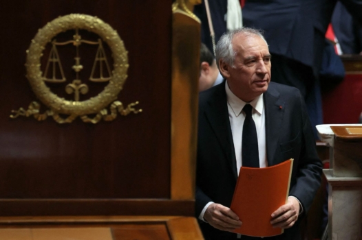 Devant l’Assemblée nationale, François Bayrou parle pour ne rien dire