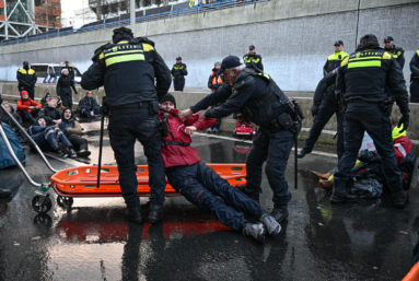 Extinction Rebellion bloque une autoroute aux Pays-Bas