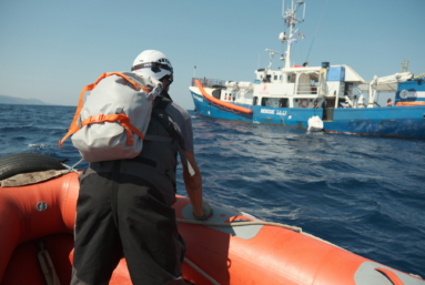 « Je continue d’aimer la mer même si elle est remplie de cadavres »